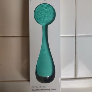 PMD Facial Cleansing Brush